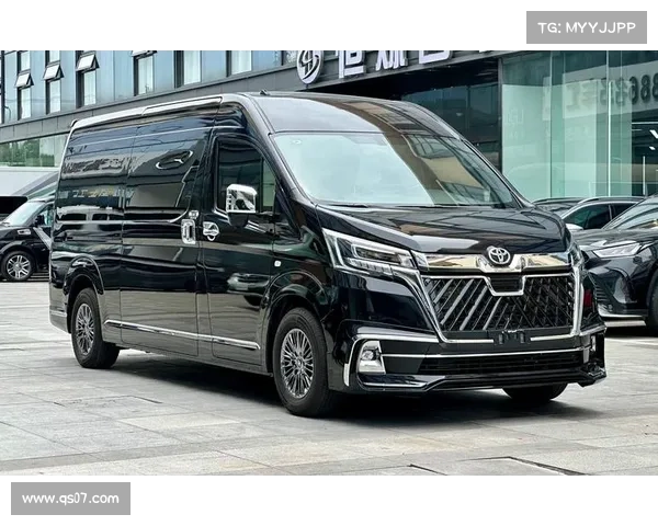 三排座“大头车”,六个车门,能拉九个人,来自丰田 三排座“大头车”,六个车门,能拉九个人,来自丰田